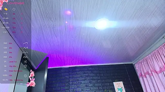 loren_tits24's cam snapshot