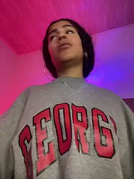 NINA_18_YEARS's cam snapshot