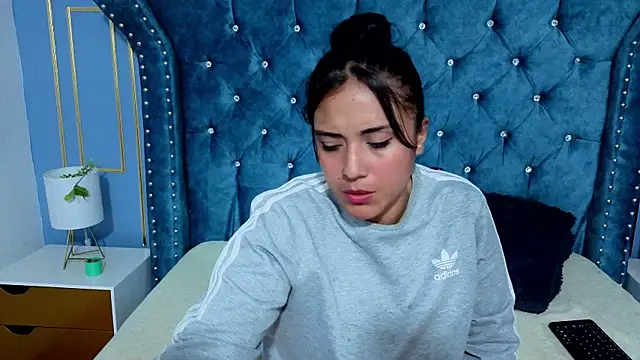 EmilyGala's cam snapshot