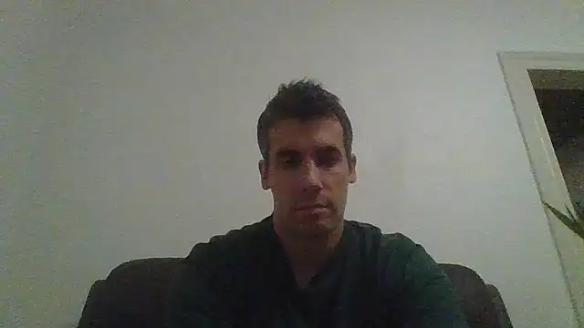 JulioIsHere4you's cam snapshot