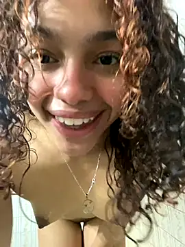 PrettyLia's cam snapshot