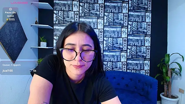 ChloeTurner_'s cam snapshot