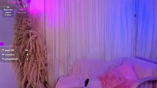 hanniiee_'s cam snapshot