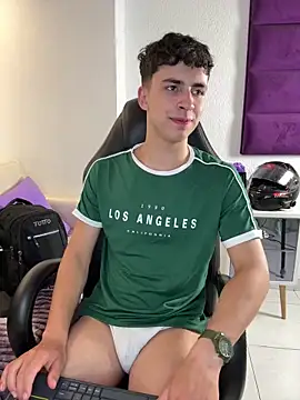 AdrianRinaldi live sex cam