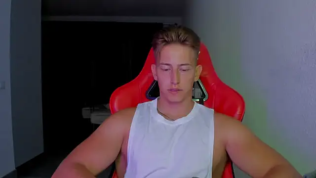 find0m_master's cam snapshot