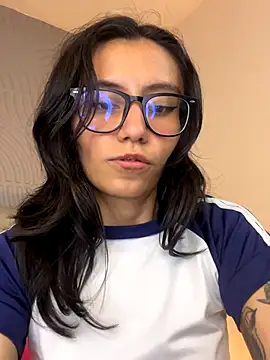 eviegothel_'s cam snapshot