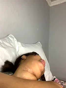 sexytinashe21's cam snapshot