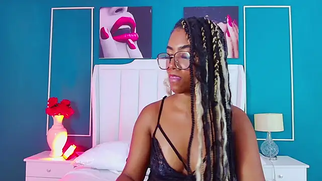 EmmaCourth's cam snapshot