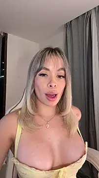 Holli_woul's cam snapshot