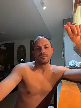 Adventurehotman live sex cam