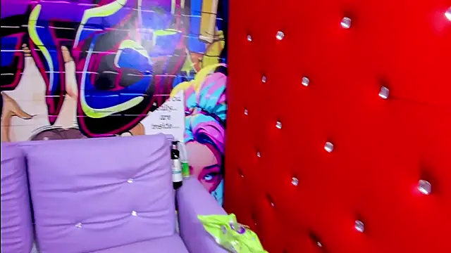 miacam-hot's cam snapshot