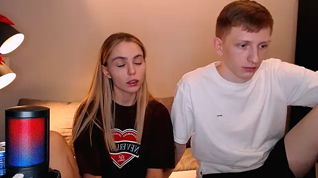 juliaanddima's cam snapshot