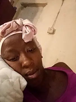 PetiteSquirtQueen's cam snapshot