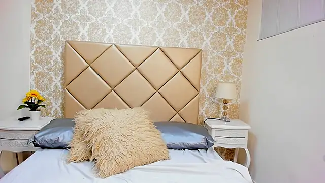 Alina_Hill's cam snapshot