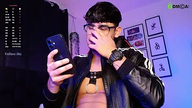 isaac-saenz's cam snapshot