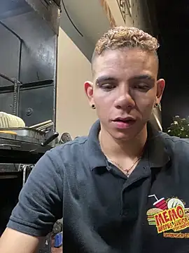 Dylams_maja's cam snapshot