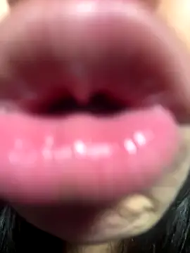 LiLy_kIndly live sex cam