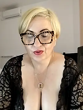 Pumabionda live sex cam