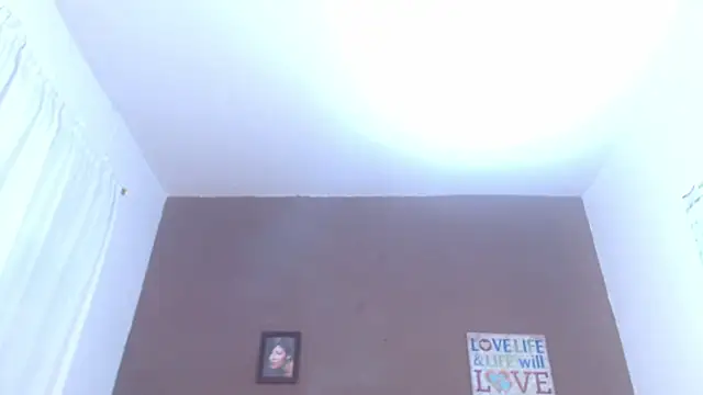 ValeSantoDomingo's cam snapshot