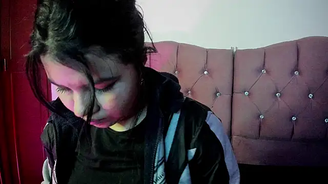 Sara_Moon_18's cam snapshot