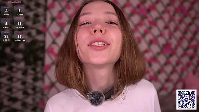 Petite_Polly's cam snapshot