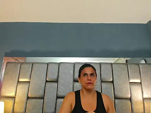 IvonneSmith_'s cam snapshot