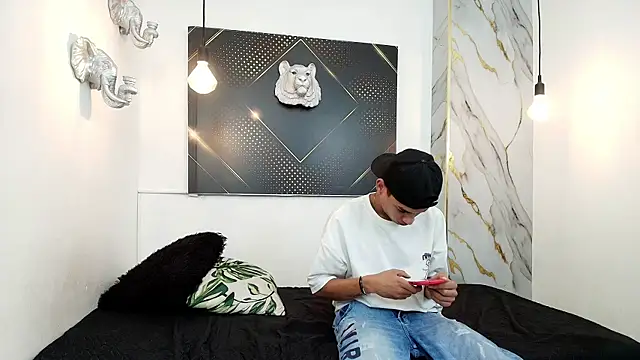 JordanAndAndrew's cam snapshot