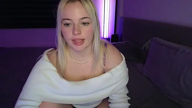 margot_robbie7's cam snapshot