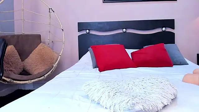 _EmilyJireh_'s cam snapshot