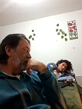 jeans_and_emma's cam snapshot