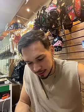 Leonardmoppet live sex cam