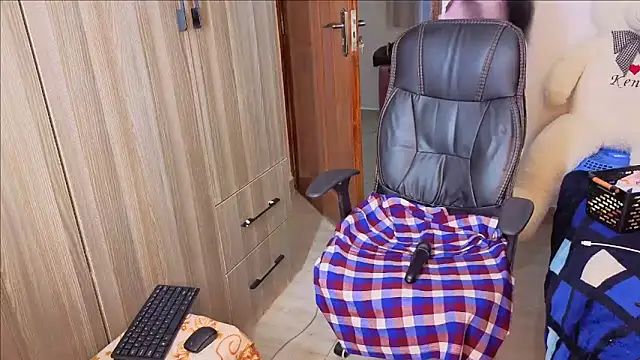 beauty_in_brown's cam snapshot