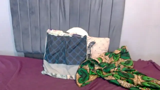 ChubbyBuddyxXx's cam snapshot