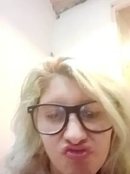 Hollywouldd's cam snapshot