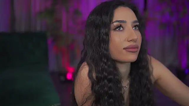 GinaValentinna's cam snapshot