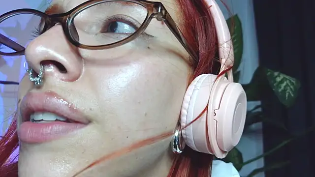 bri_von_dhara__'s cam snapshot