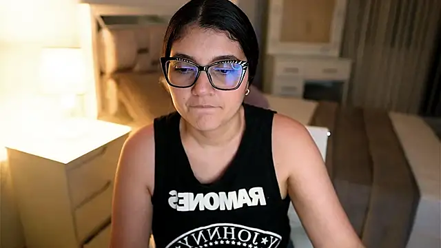 Camilaa_bueno's cam snapshot