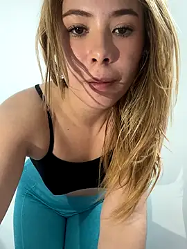 IamCatalina888's web cam