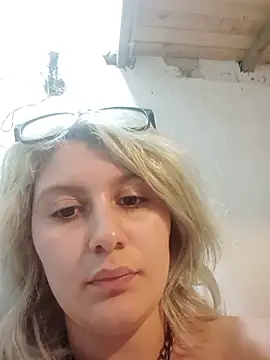 Hollywouldd's cam snapshot