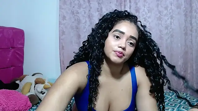 kiara_milf_'s cam snapshot