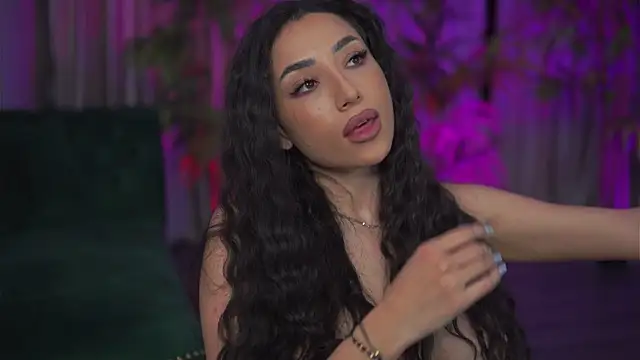 GinaValentinna's cam snapshot