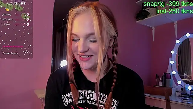 CarolineLovers's cam snapshot