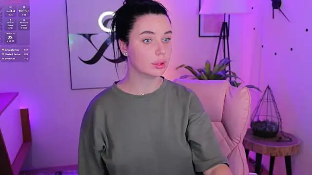 Black___Barbie's cam snapshot