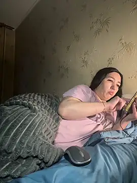 Naughtbaby_2025's cam snapshot