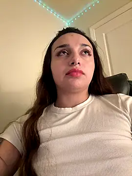 CharmingMaddie's cam snapshot