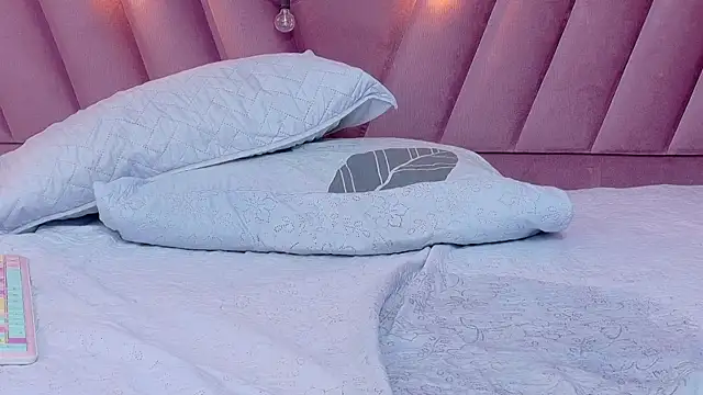 Beautifulskinny18's cam snapshot