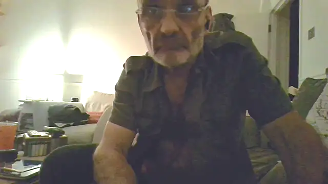 Shyboy817's cam snapshot