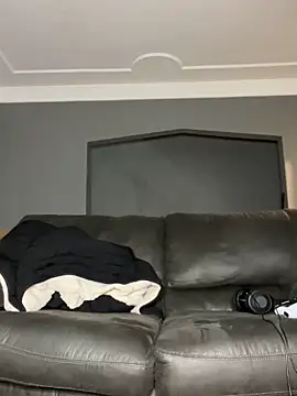 Festivitiesking1's cam snapshot