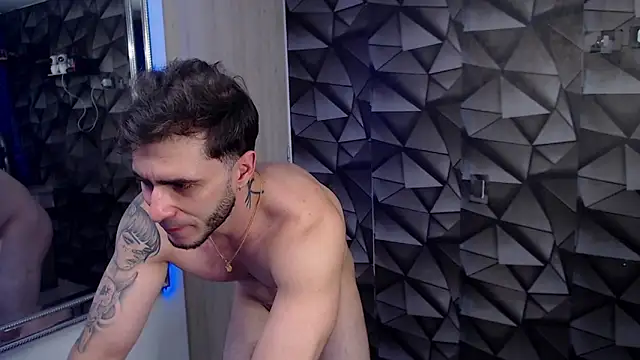 Latino_stud4u live sex cam