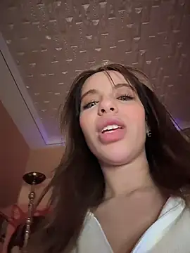 Queentaraf999 live sex cam